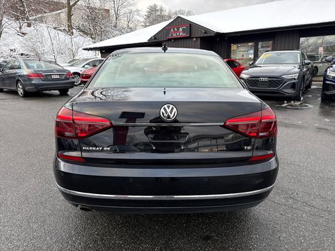 Used 2018 Volkswagen Passat 2.0T SE image 16