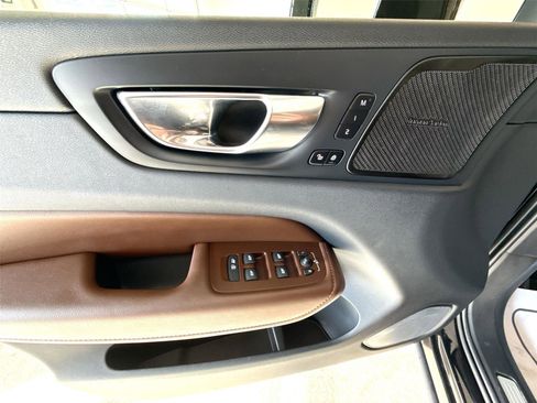 Used 2022 Volvo XC60 B6 Inscription w/ Advanced Package image 15