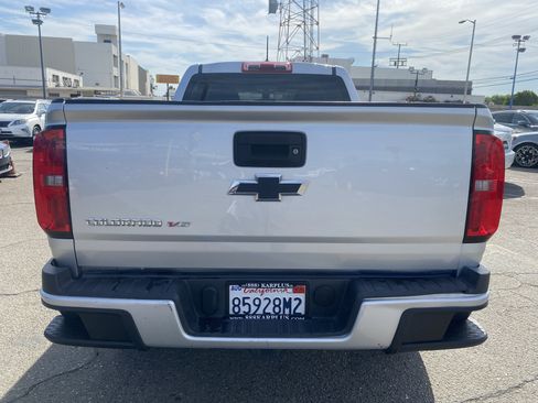 Used 2018 Chevrolet Colorado W/T w/ WT Convenience Package RWD image 10