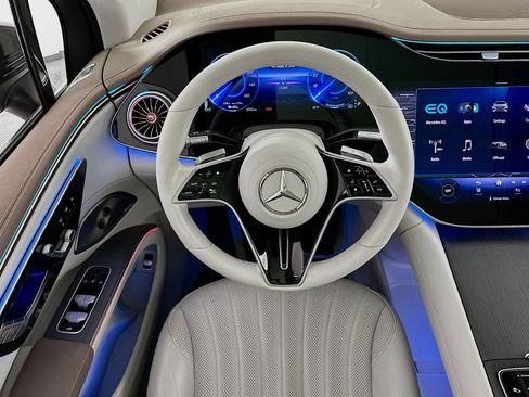 Used 2023 Mercedes-Benz EQS 580 4MATIC SUV image 20