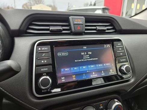 Used 2025 Nissan Versa S w/ Trunk Package image 17