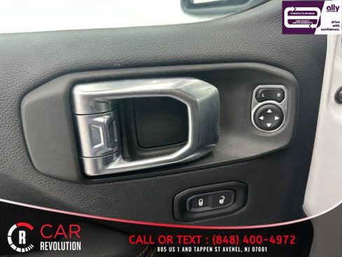 Used 2021 Jeep Wrangler Unlimited Sahara AWD/4WD image 15