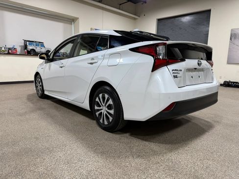 Used 2022 Toyota Prius XLE AWD/4WD image 7
