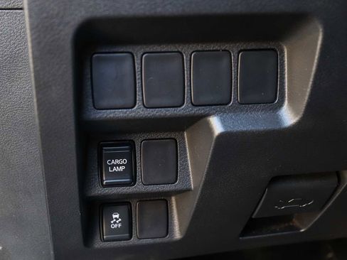 Used 2023 Nissan Frontier SV image 23