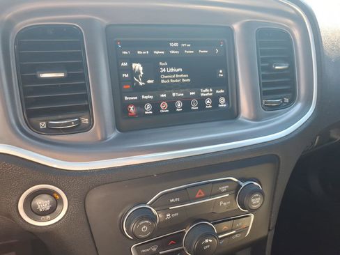 Used 2019 Dodge Charger SXT w/ Blacktop Package RWD image 19