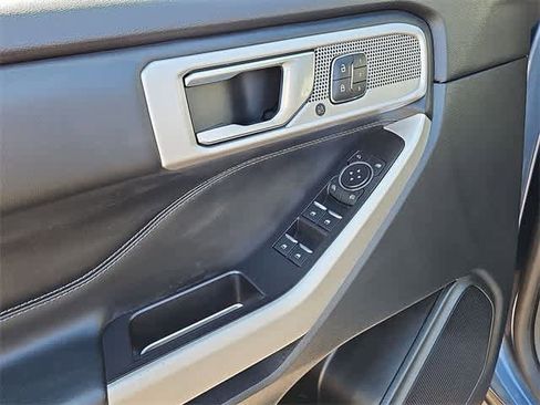 Used 2020 Ford Explorer Limited w/ Class III Trailer Tow Package image 30