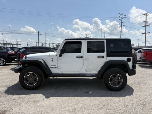 Used 2018 Jeep Wrangler Unlimited Sport S AWD/4WD image 4