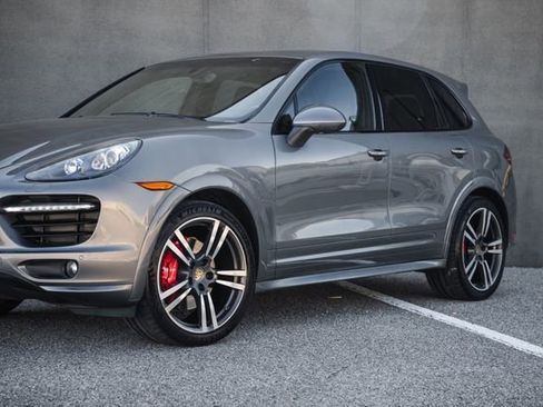 Used 2014 Porsche Cayenne GTS image 36