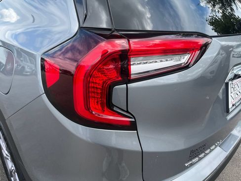Used 2023 GMC Terrain SLT AWD/4WD image 38