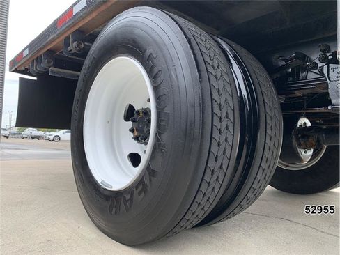 Used 2022 Ford F650 2WD Regular Cab Super Duty image 30