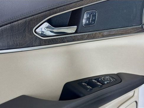 Used 2018 Lincoln MKX Reserve w/ Lincoln MKX Climate Package image 19