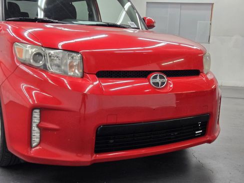 Used 2015 Scion xB FWD image 5