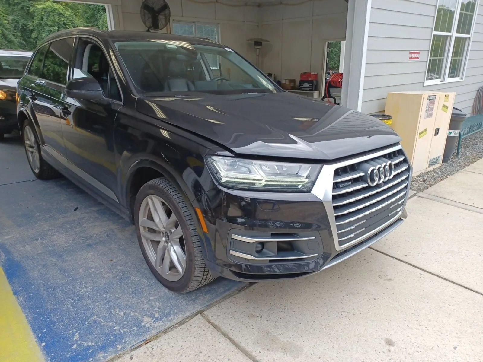 Used 2017 Audi Q7 3.0T Prestige w/ Prestige Package AWD/4WD image 2