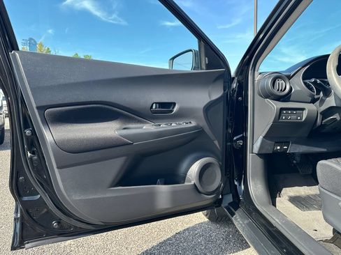 Used 2022 Nissan Kicks S FWD image 10