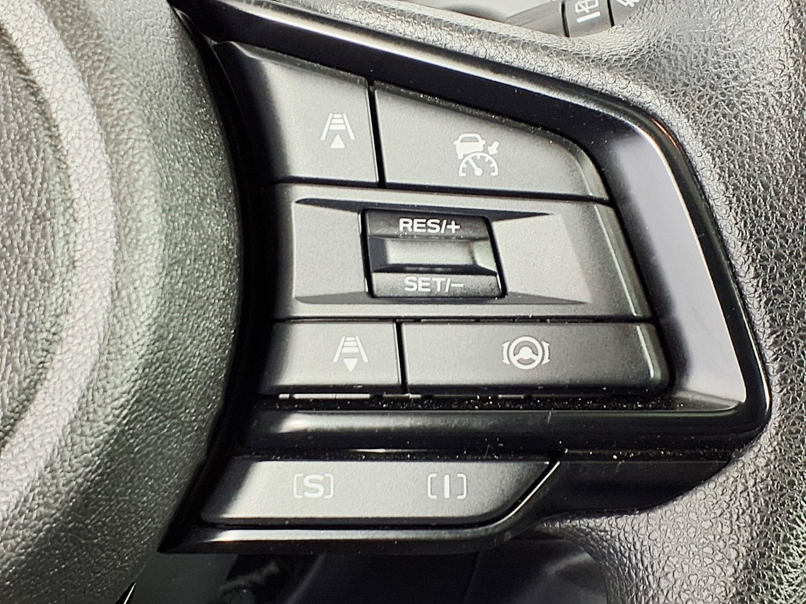 Used 2025 Subaru Crosstrek 2.5i Premium AWD/4WD image 18