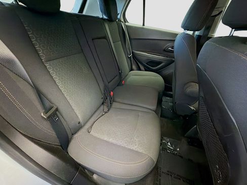 Used 2020 Chevrolet Trax LS w/ LPO, Cargo Package FWD image 14