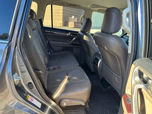 Used 2016 Lexus GX 460 w/ Premium Package AWD/4WD image 16
