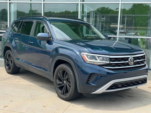 Used 2022 Volkswagen Atlas SE AWD/4WD image 2