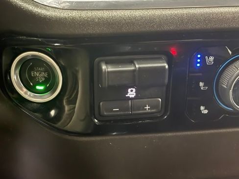 Used 2023 Chevrolet Silverado 1500 LTZ AWD/4WD image 41
