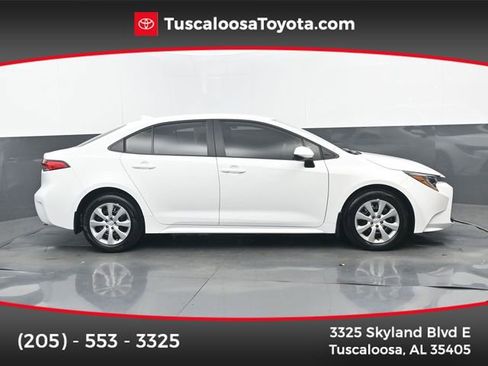 Used 2025 Toyota Corolla LE image 1