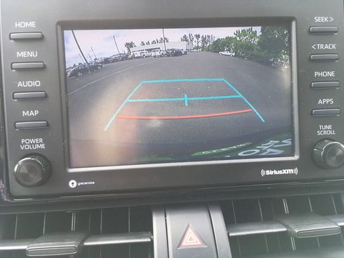 Used 2021 Toyota RAV4 LE FWD image 15