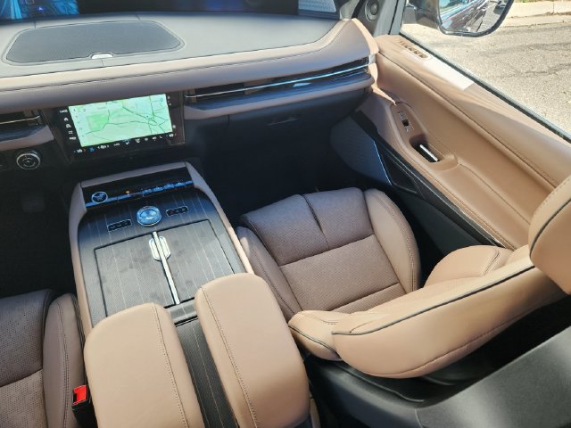 New 2027 Lincoln Navigator Black Label AWD/4WD image 11