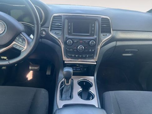 Used 2017 Jeep Grand Cherokee Laredo w/ Quick Order Package 23E AWD/4WD image 11
