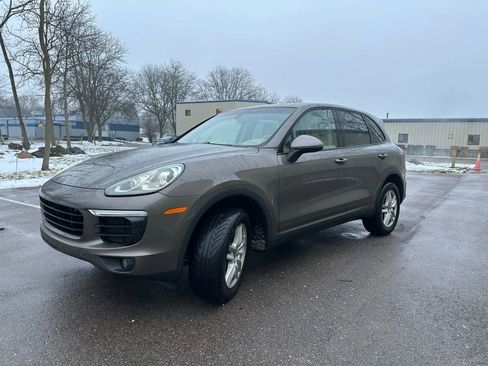 Used 2016 Porsche Cayenne image 4