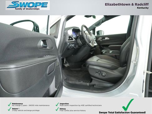 New 2026 Chrysler Voyager LX image 13