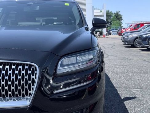Used 2022 Lincoln Nautilus Reserve AWD/4WD image 3