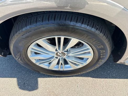 Used 2019 INFINITI QX80 Luxe w/ All-Season Package RWD image 11