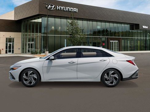 New 2026 Hyundai Elantra Limited image 4