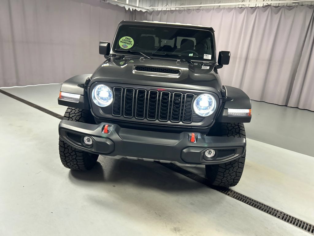 Used 2026 Jeep Gladiator Mojave AWD/4WD image 2