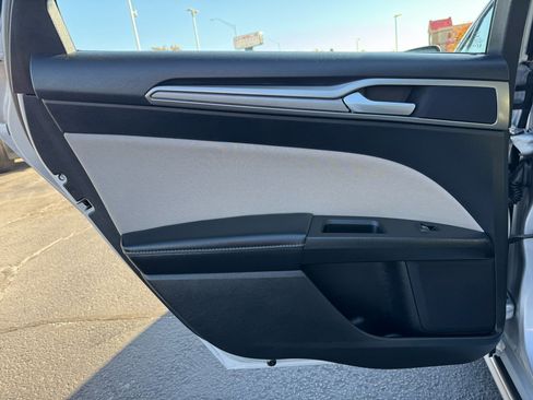 Used 2018 Ford Fusion S image 17