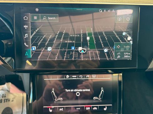 Used 2021 Audi e-tron Premium w/ Convenience Plus Package image 27