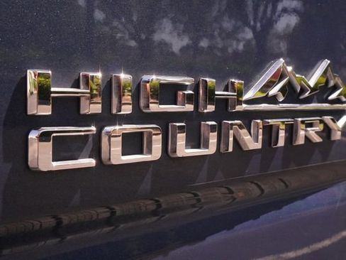 Used 2025 Chevrolet Silverado 2500 High Country AWD/4WD image 94