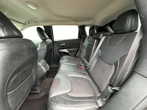 Used 2018 Jeep Cherokee Latitude Plus FWD image 14