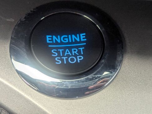 Certified 2022 Ford Explorer XLT w/ Equipment Group 202A image 28