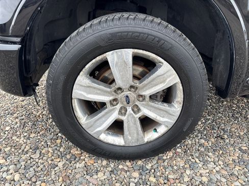 Used 2016 Ford F150 Platinum w/ Equipment Group 701A Luxury image 24