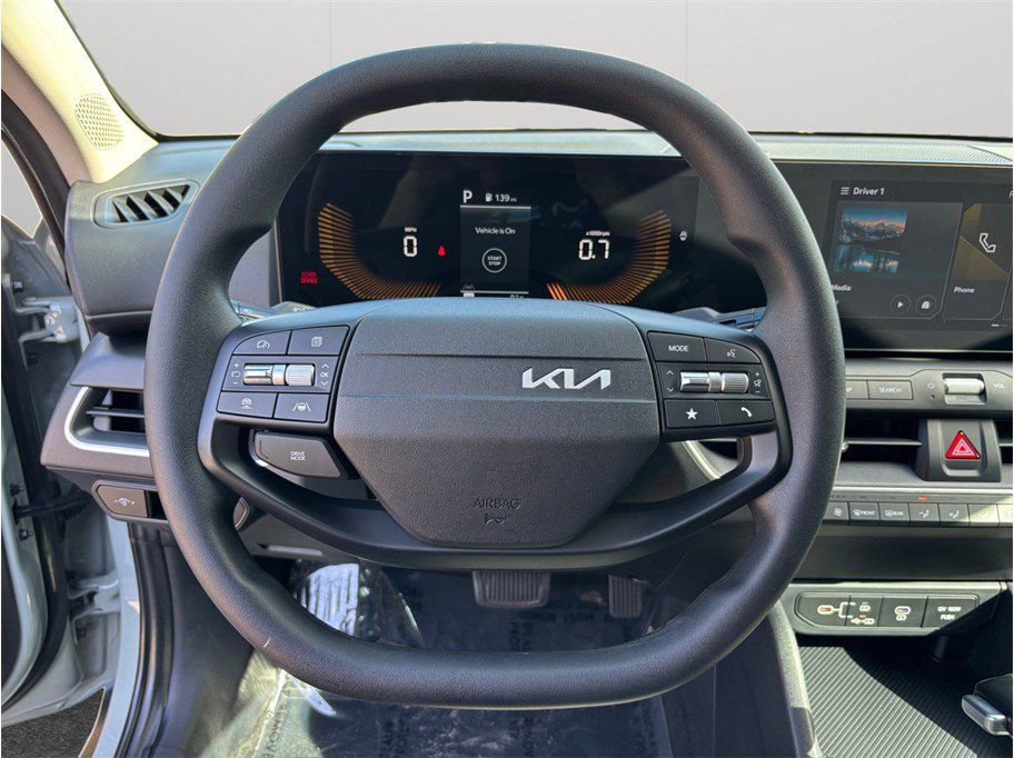 Used 2025 Kia K4 FWD image 21