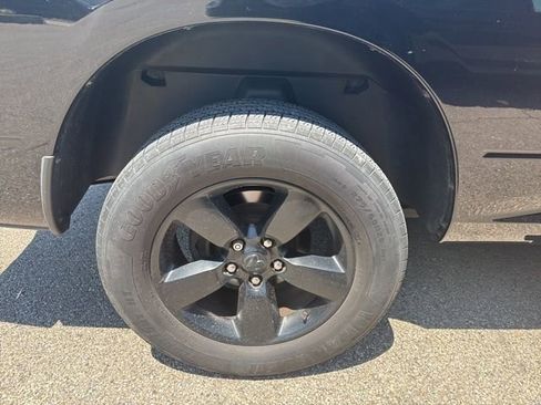 Used 2015 RAM 1500 Express w/ Black Ram 1500 Express Group AWD/4WD image 4