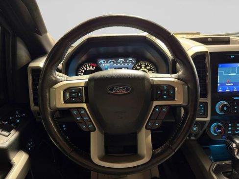 Used 2019 Ford F150 Lariat w/ Equipment Group 502A Luxury AWD/4WD image 18