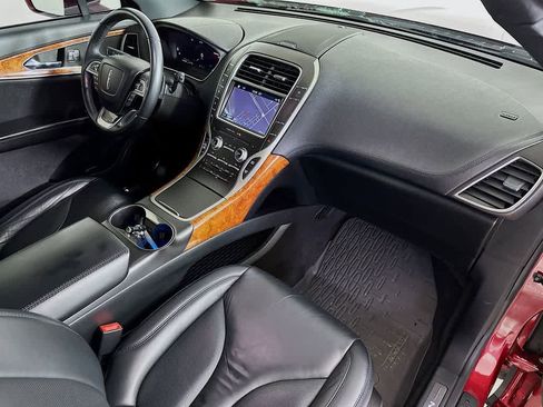 Used 2019 Lincoln Nautilus Select image 34