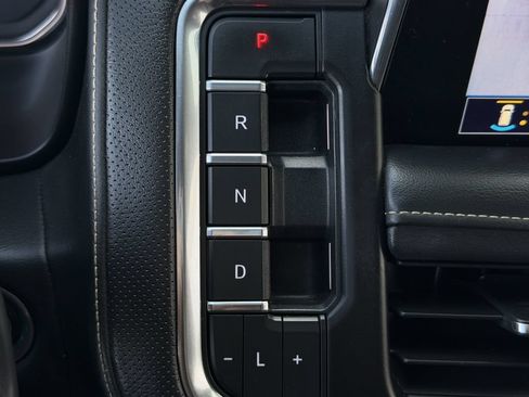 Used 2021 GMC Yukon SLT w/ SLT Luxury Plus Package AWD/4WD image 19