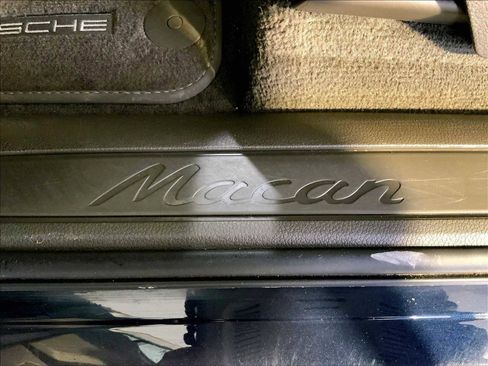 Certified 2023 Porsche Macan image 19