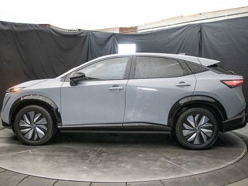 Used 2025 Nissan Ariya AWD image 9