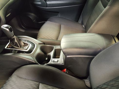 Used 2018 Nissan Rogue SV FWD image 26