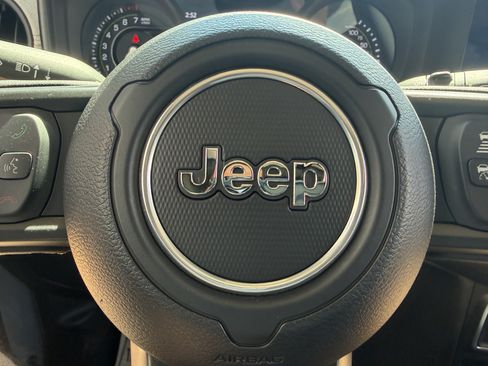 Used 2024 Jeep Wrangler Unlimited w/ LED Headlamp & Fog Lamp Group AWD/4WD image 37