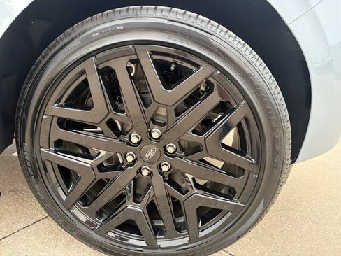 New 2027 Ford Expedition Platinum w/ Stealth Performance Package AWD/4WD image 19