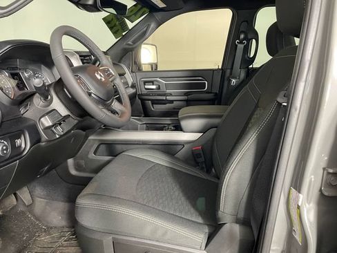 Used 2026 RAM 2500 Big Horn AWD/4WD image 2